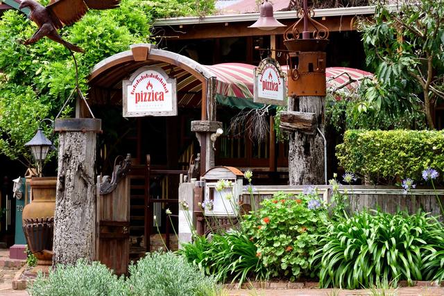Pizzica Pizzeria & Charcoal Grill