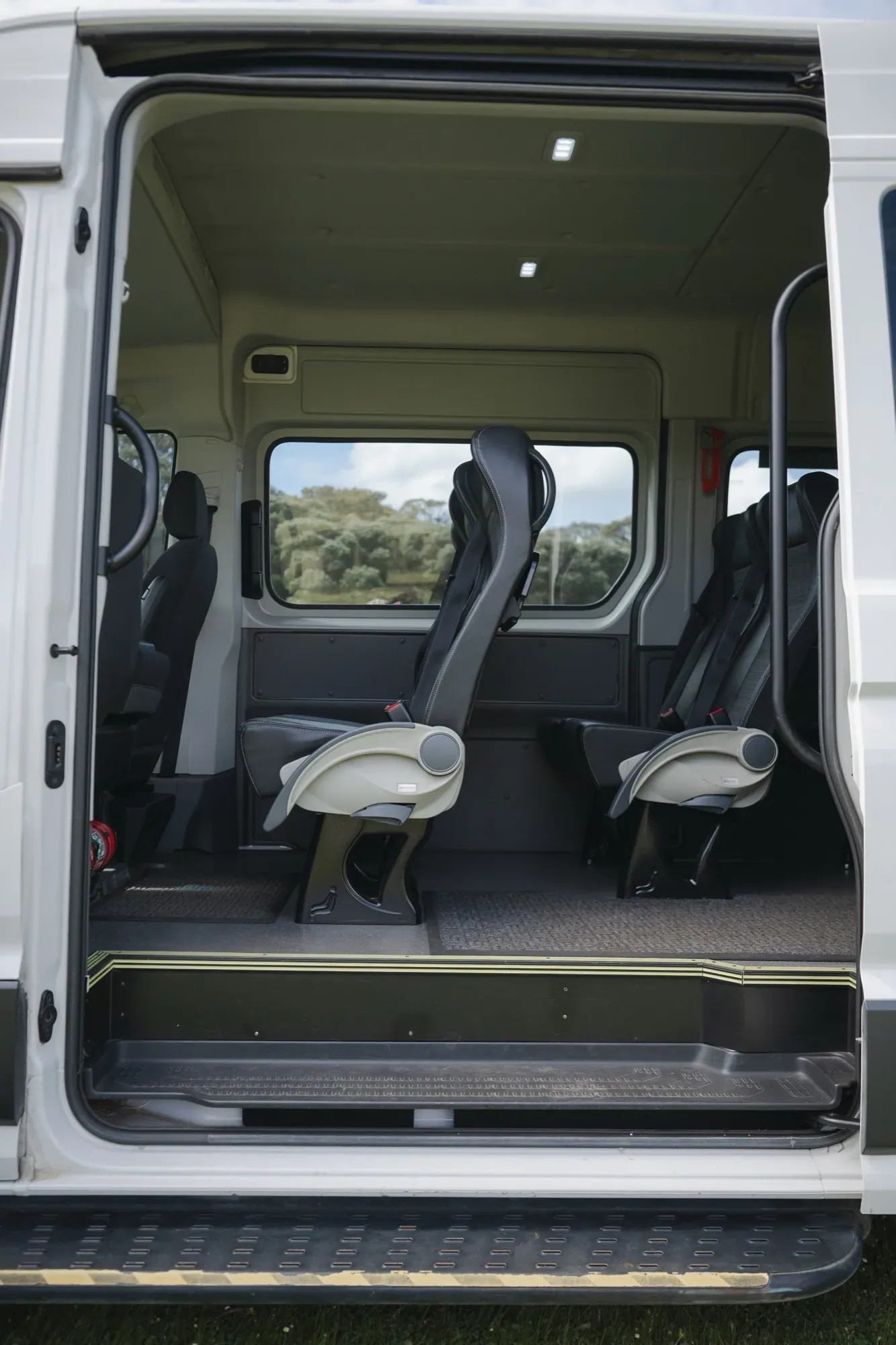 Volkswagen Crafter — photograph 4